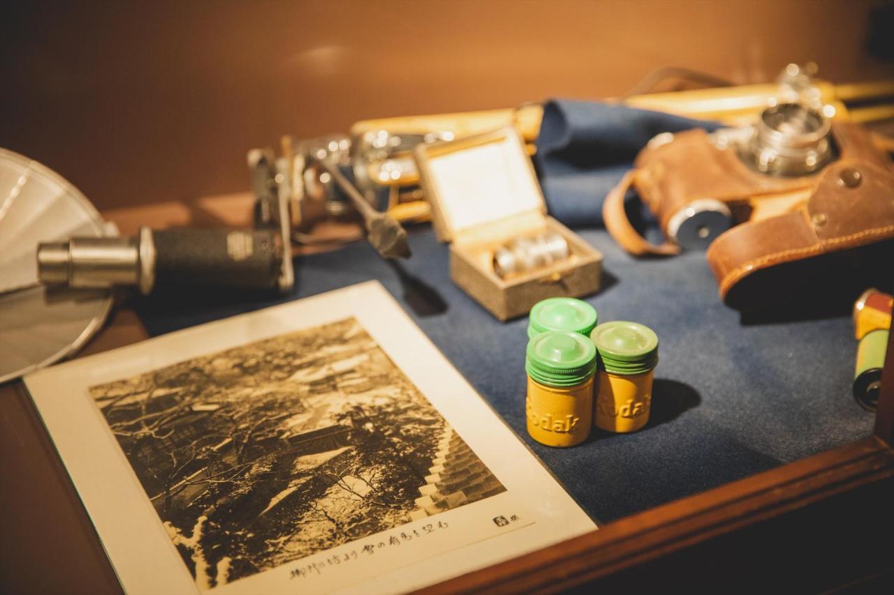 Arima Onsen Tocen Goshobo Hotel Kobe Eksteriør billede A photograph of the 1910s showing the first use of the radiometer in the laboratory of the Nobel Prize winner Pierre Curie.