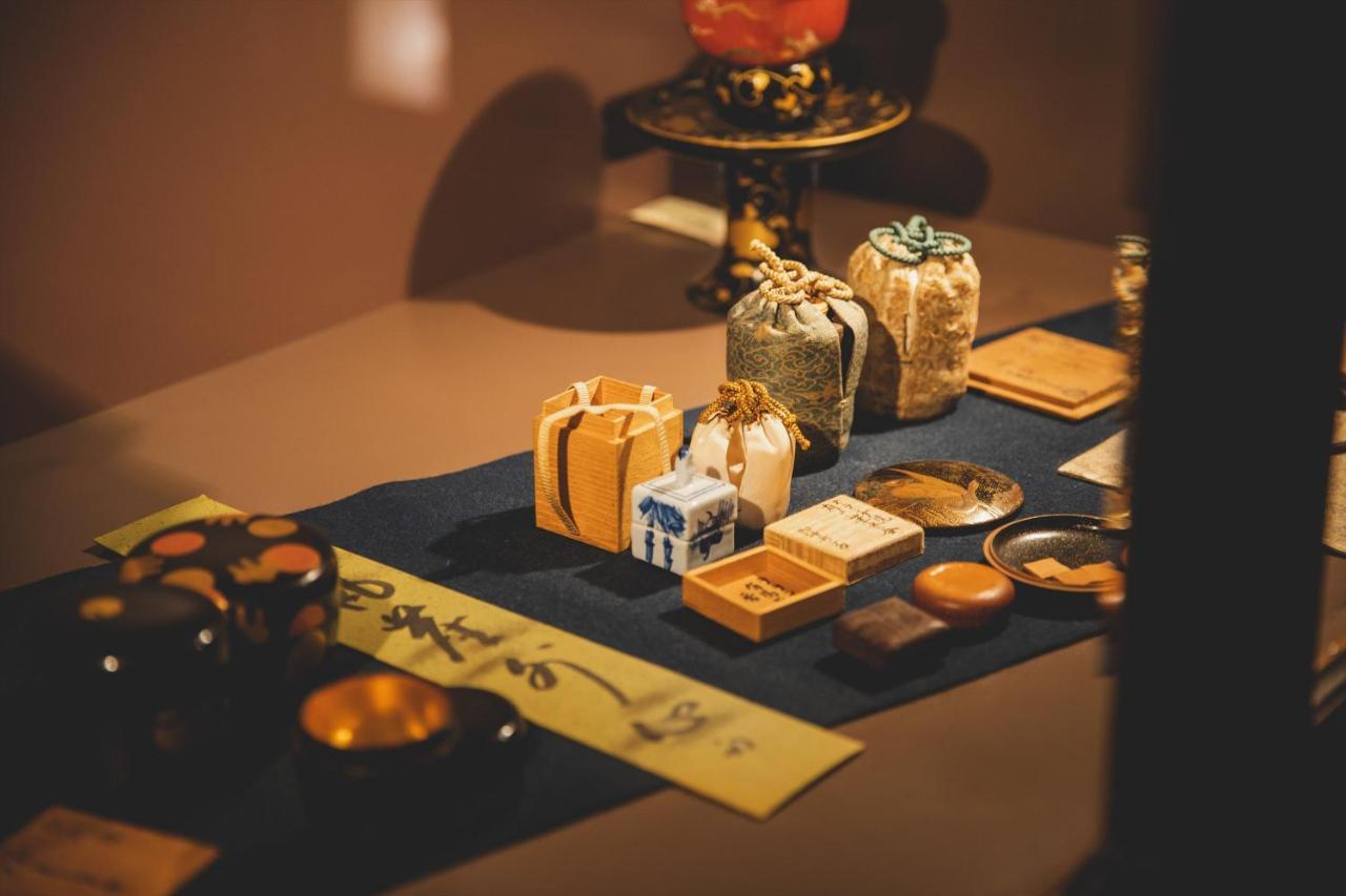 Arima Onsen Tocen Goshobo Hotel Kobe Eksteriør billede A set of Chinese tea utensils