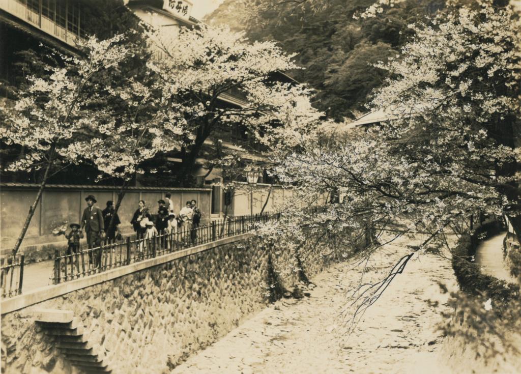 Arima Onsen Tocen Goshobo Hotel Kobe Eksteriør billede The station in 1930